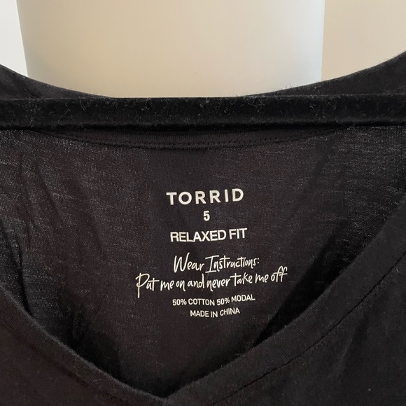 NWOT Torrid v neck tee 5x - Picture 2 of 3